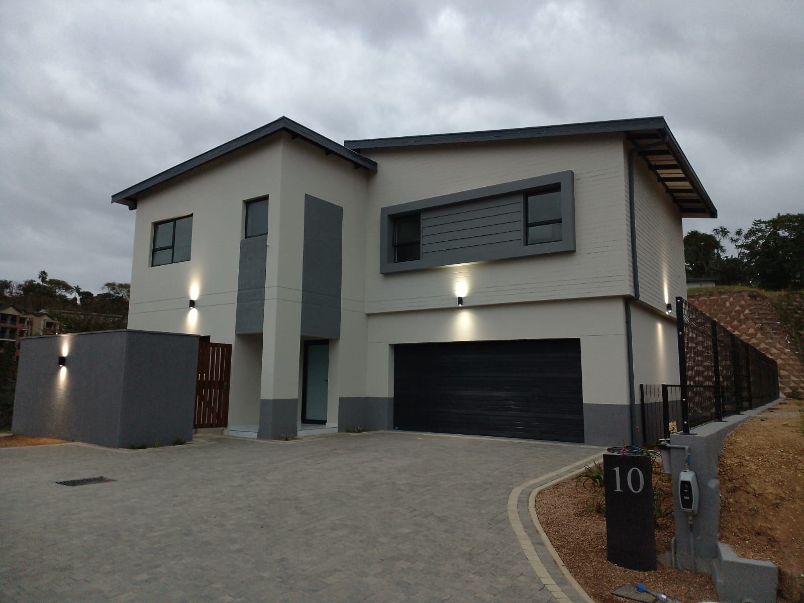 Completed front view of the Esihlentu property